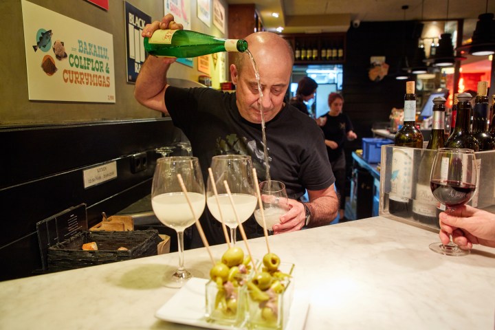 Tour Pintxos, Old Town, Donostia, San Sebastian, Gipuzkoa, Spain, Europe